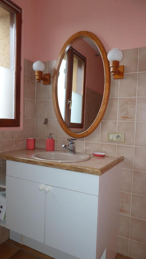 Maison De Vacances Pour 6 Personnes Avec Piscine Lainsecq Exteriör bild