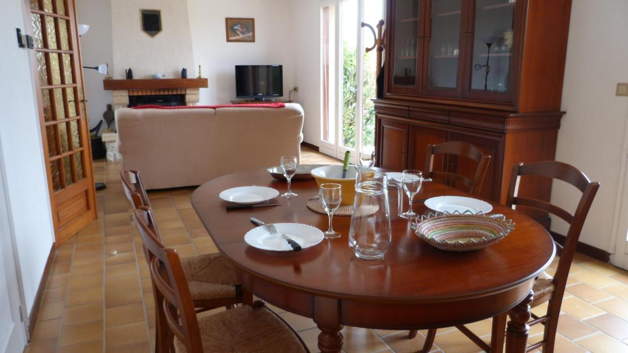 Maison De Vacances Pour 6 Personnes Avec Piscine Lainsecq Exteriör bild